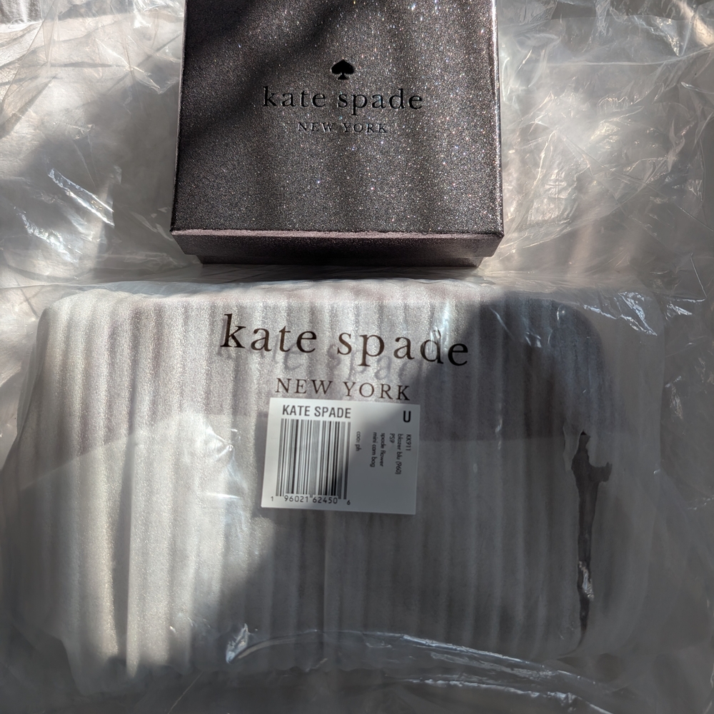 Kate Spade New York Camera Bag and Matching Card Case - Picture 14 of 14